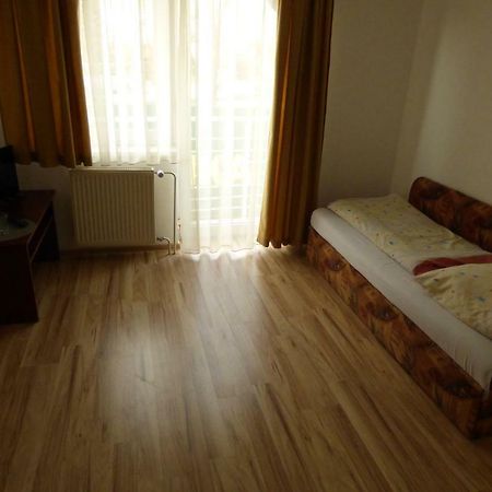 Vazinka Hotel Madunice Luaran gambar