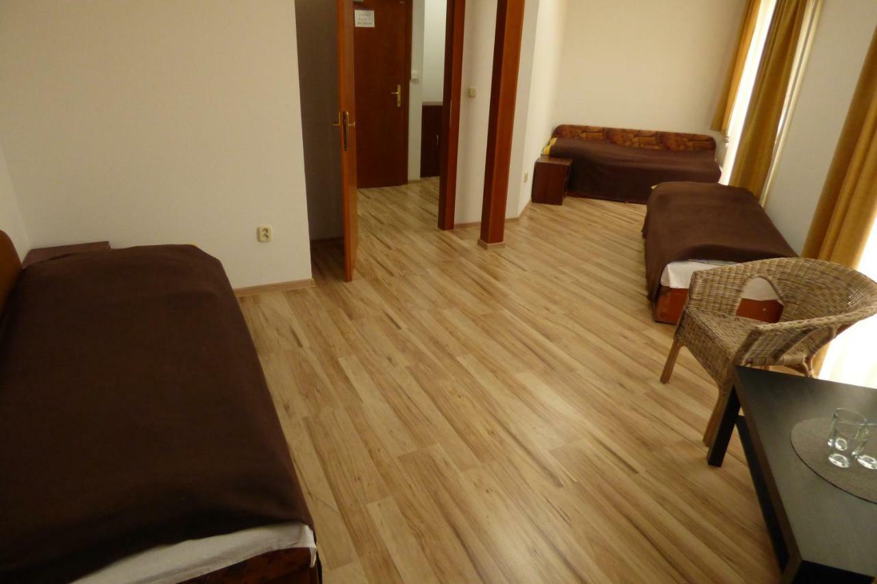 Vazinka Hotel Madunice Luaran gambar