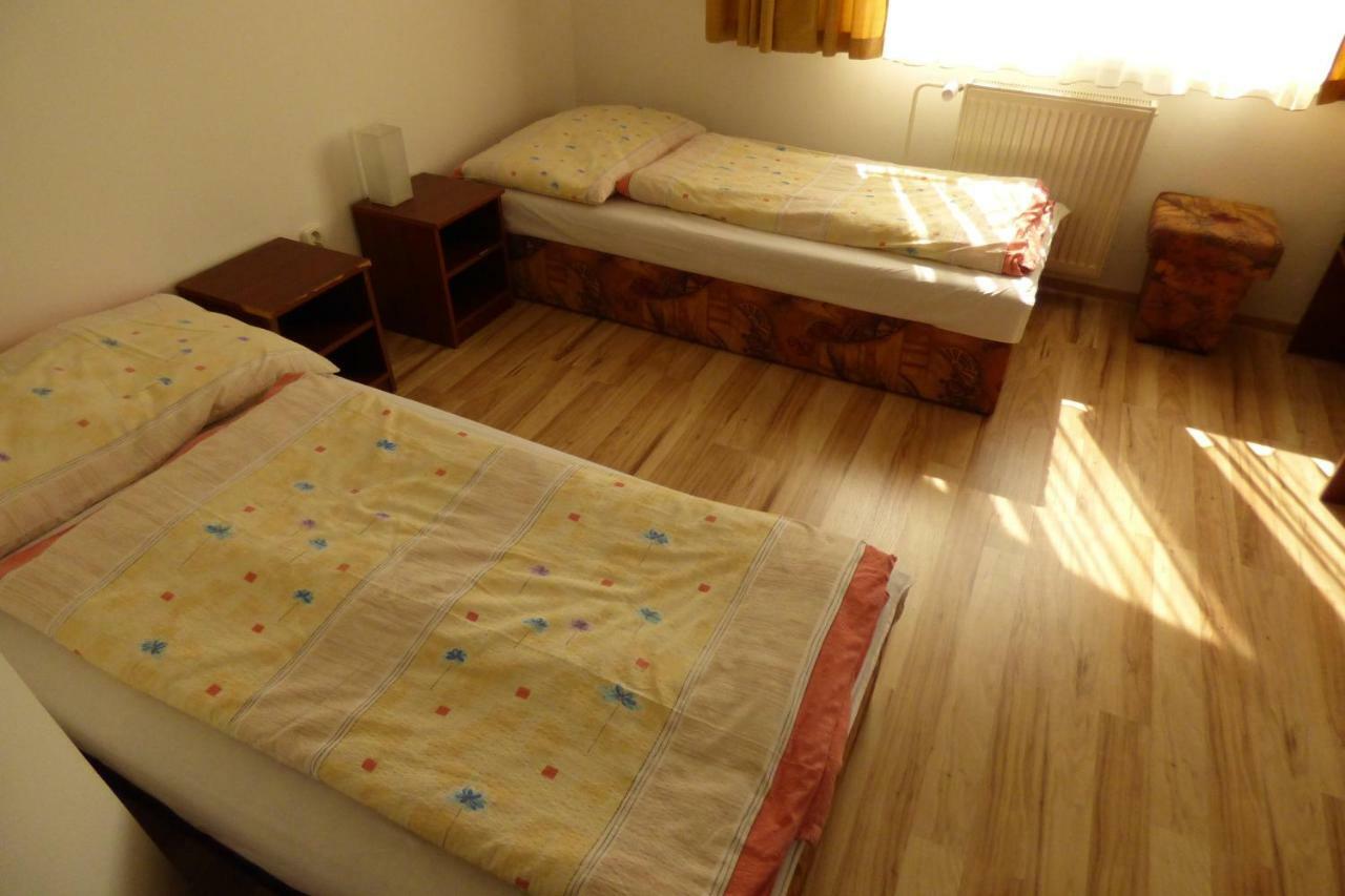 Vazinka Hotel Madunice Luaran gambar